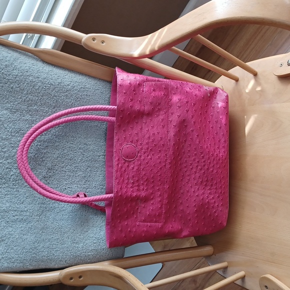 Pink tote purse with detachable zipper wallet with attached key chain inside - Picture 2 of 4
